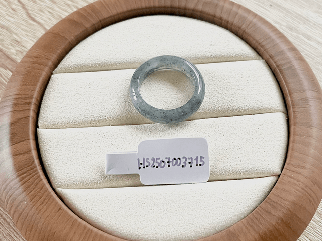 Bague en jade (54) - HS715