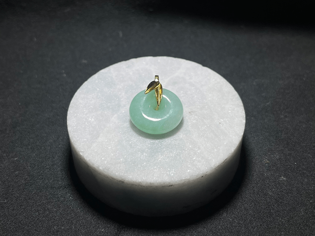 Pendentif Ping An Kou - Feuille dorée 