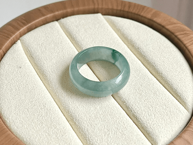 Bague en jade (53) - HS711