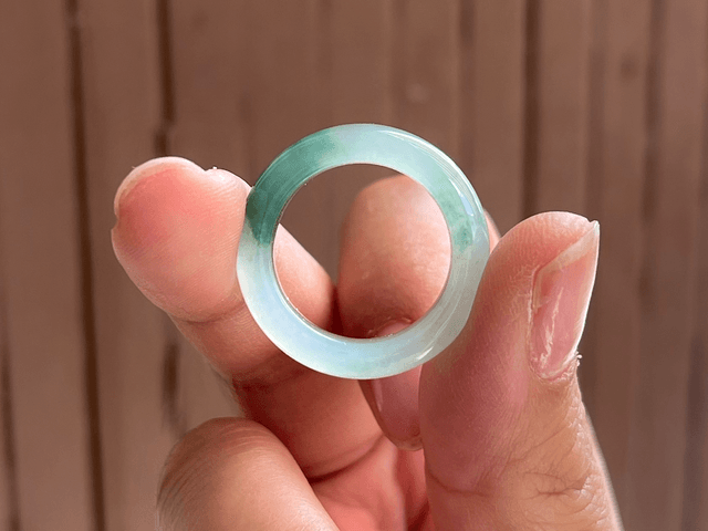 Bague en jade (54) - Verdoyante