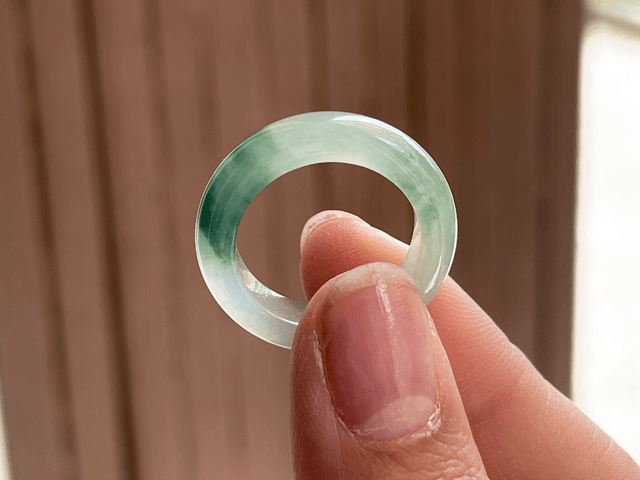 Bague en jade (54) - Verdoyante
