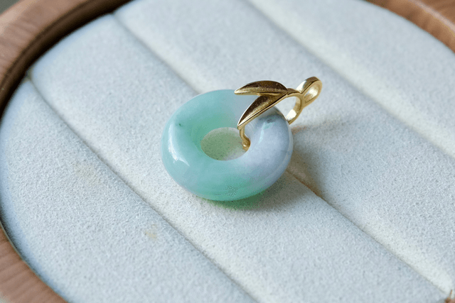 Pendentif Ping An Kou - Halo clair
