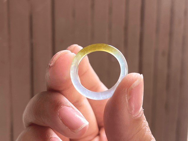 Bague en jade (52) - Ambre blanc 