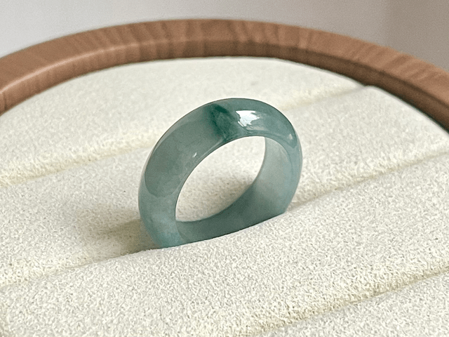 Bague en jade (53) - HS711