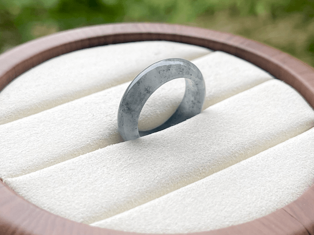 Bague en jade (54) - HS715
