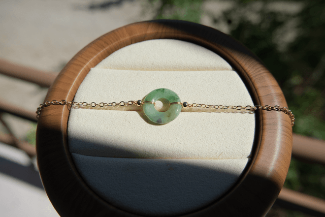 Bracelet cercle de jade vert 