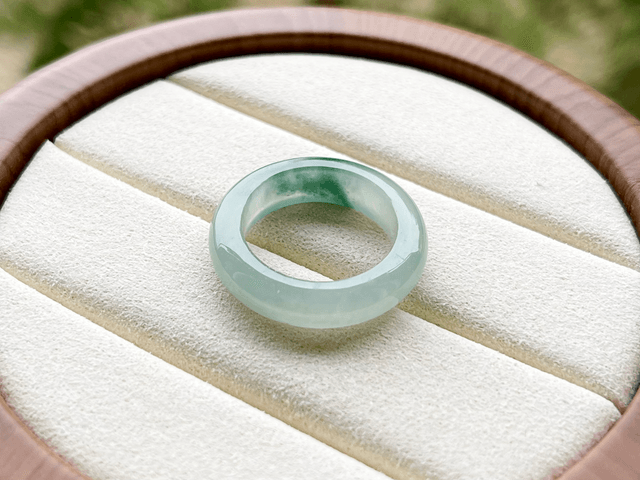Bague en jade (54) - Verdoyante