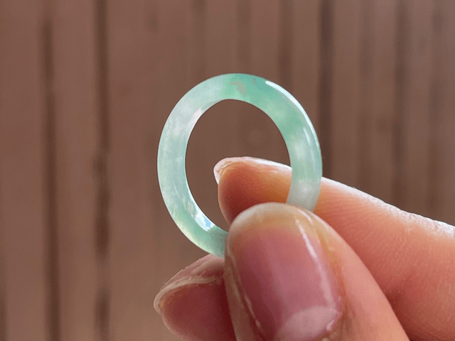 Bague en jade (51) - Lagon 