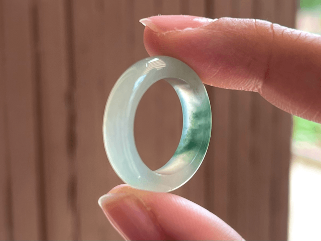 Bague en jade (54) - Verdoyante