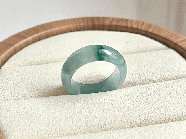 Bague en jade (53) - HS711