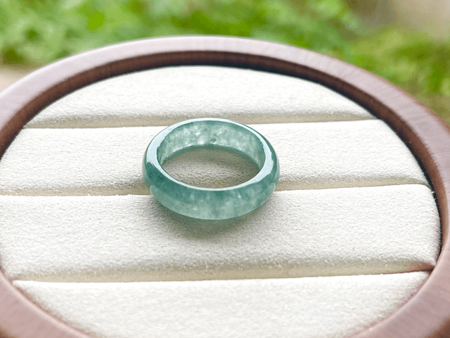 Bague en jade (56) - HS710